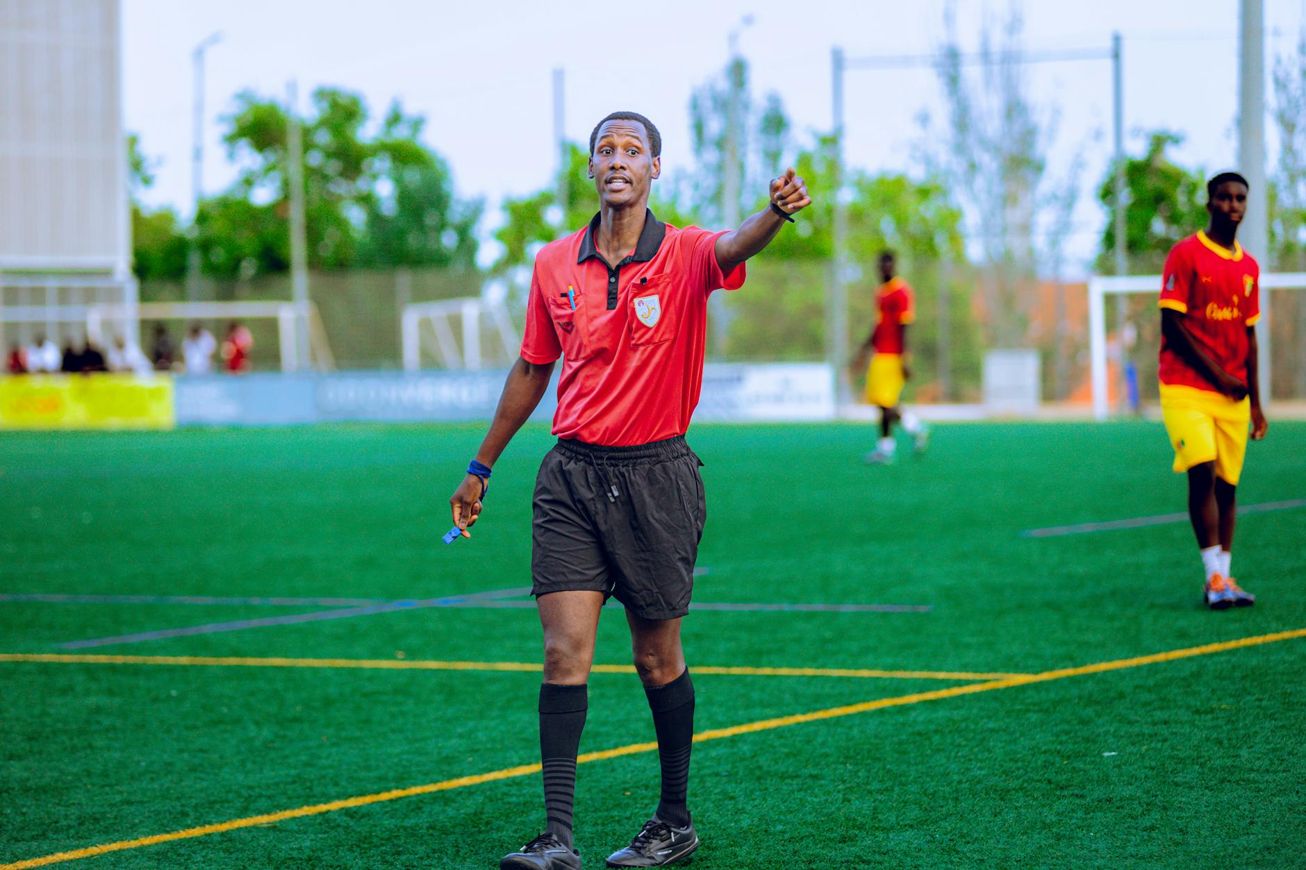 What Referee Coordinators Should Include in a Game-Day Crew Communication Workflow